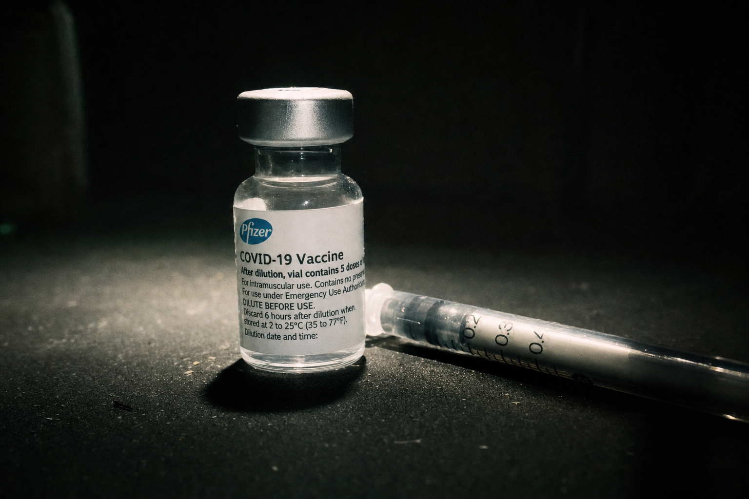Flacon vaccin Pfizer BNT162b2 ARNm