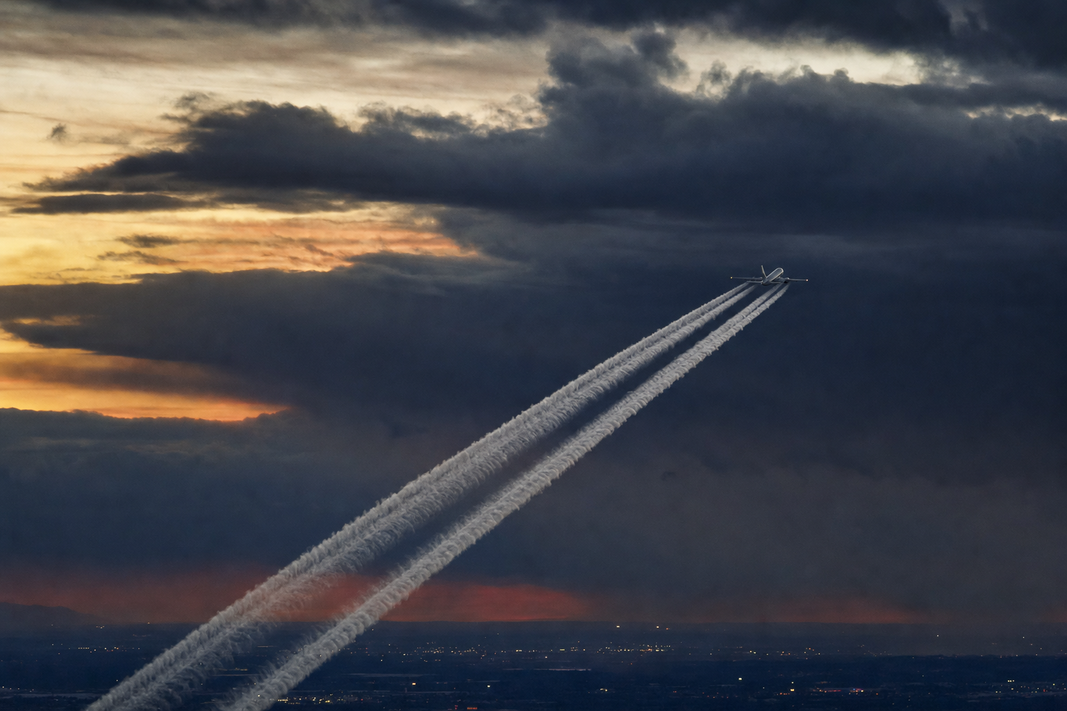 Smart Dust : ils épandent du graphène par les chemtrails pour connecter les humains à la 5G